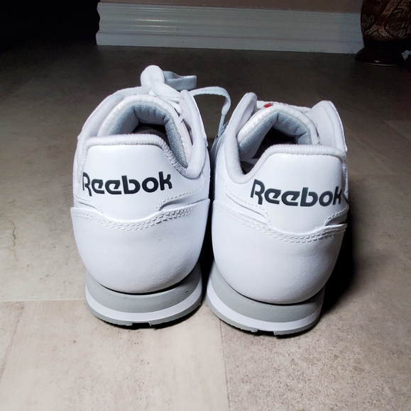 Brand new Reebok Classic,Men Size 9 - Picture 8 of 10